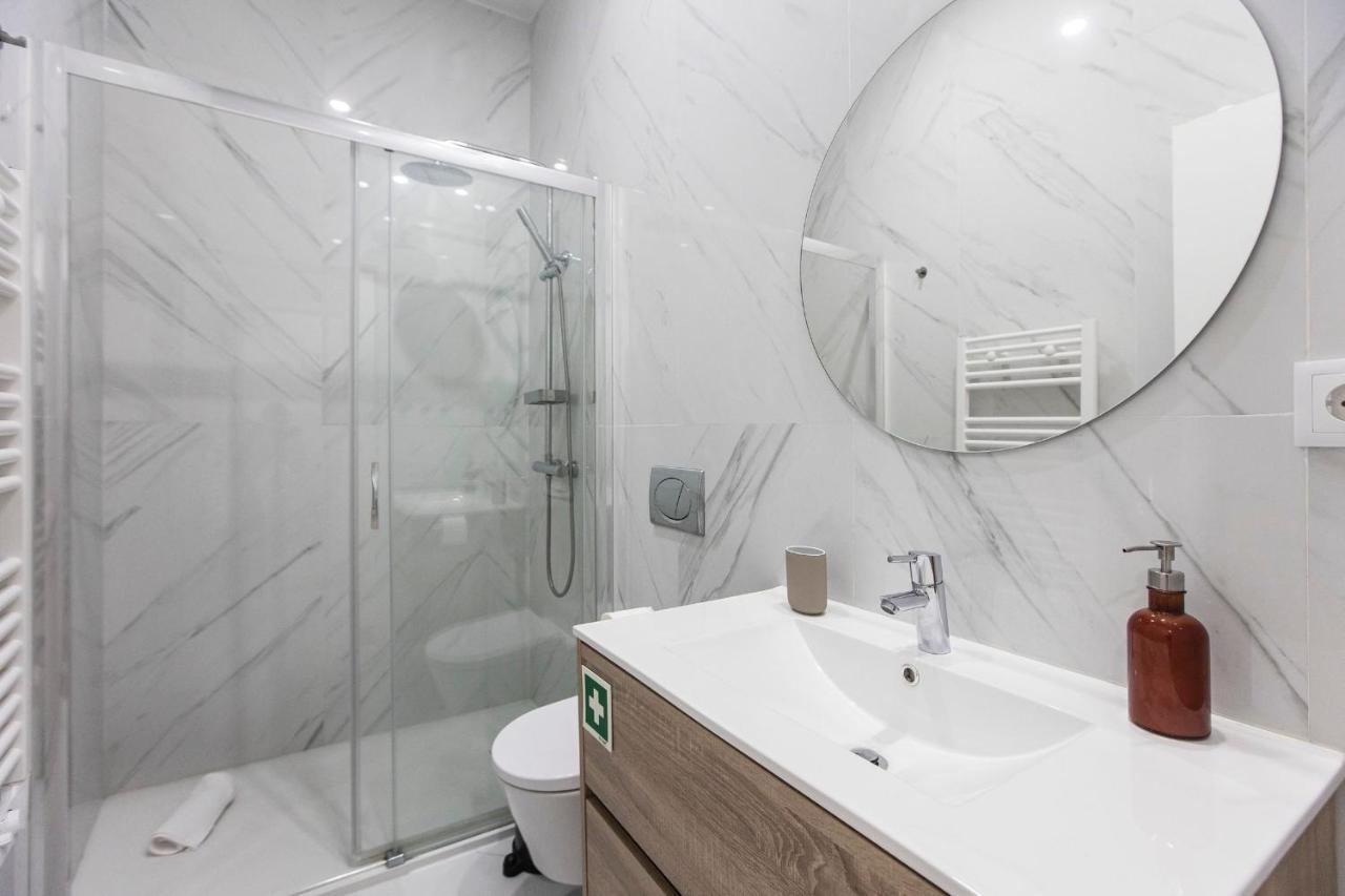 Elegant & Bright Flat By Lovelystay Apartment